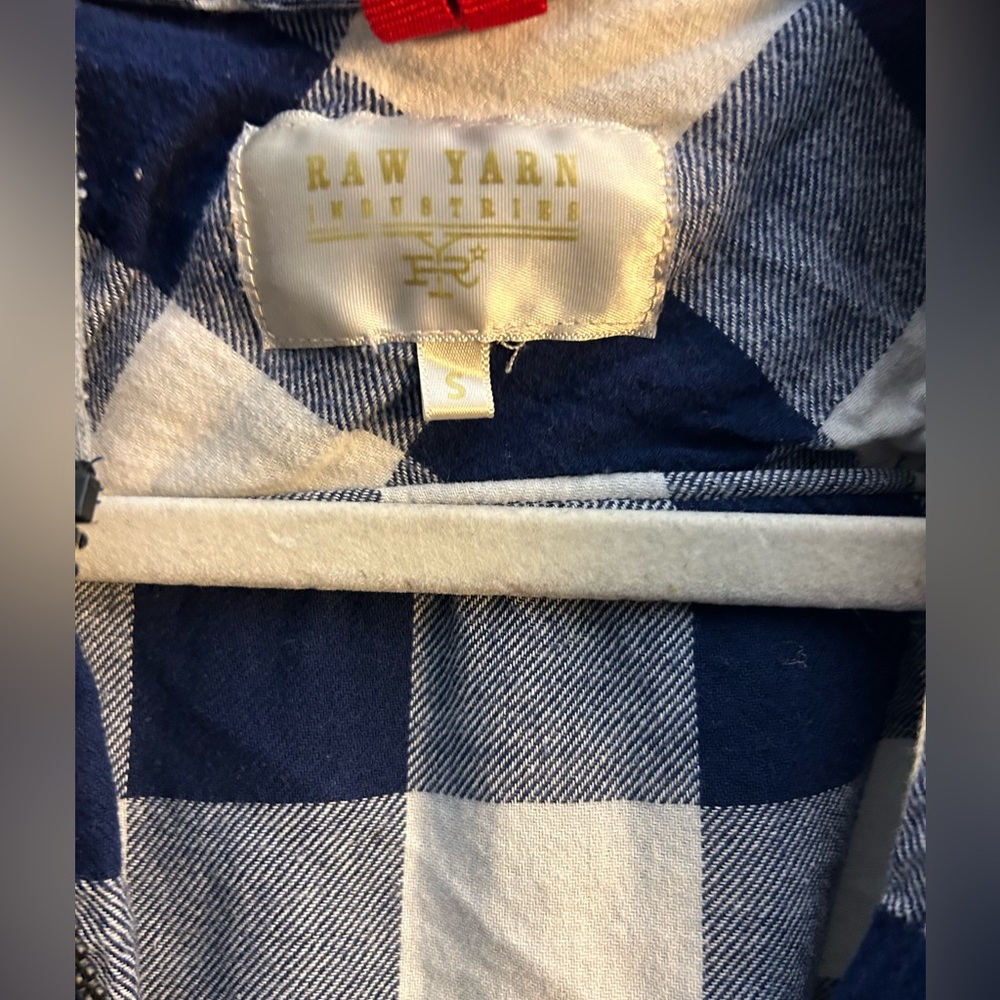Boys Blue & White plaid long sleeve hooded zip up shirt size small - Picture 3 of 3